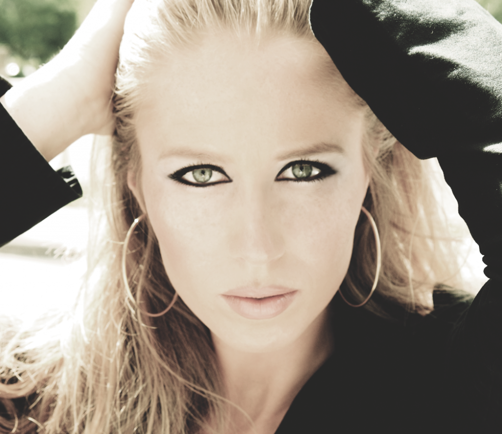 ASHLEY KING – A star in the making – KA MAGAZINE