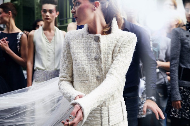chanel-fall-winter-2013-14-haute-couture-backstage-by-benoit-peverelli-15
