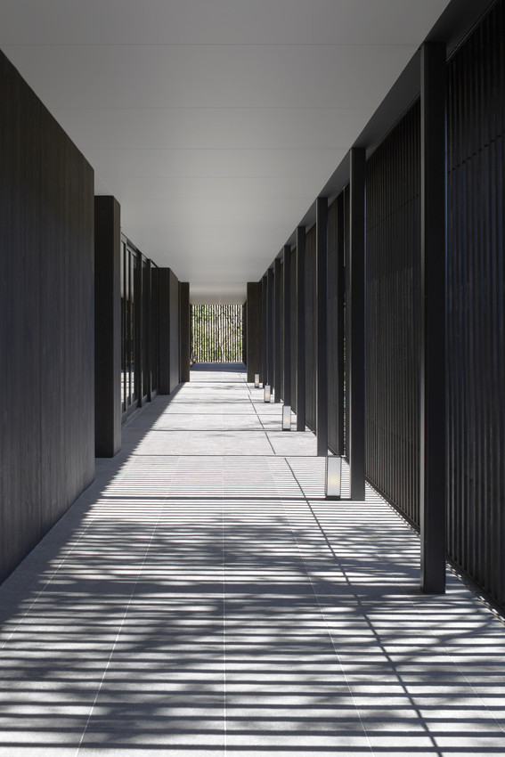 RS2989_Amanemu - Spa entrance walkway-scr